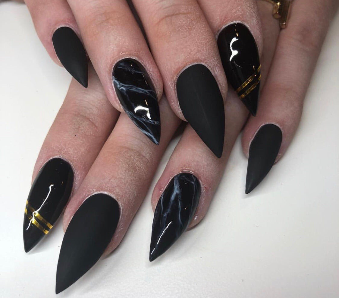 Nail Art Pack - White Out + Black Out
